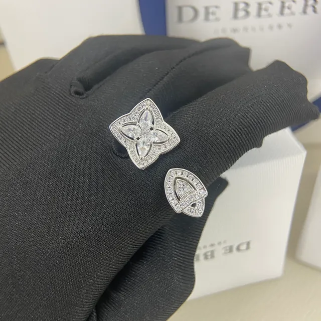 DE BEER Gold Silver Flower-Shaped Motif Pavé Diamond Halo Ring 7