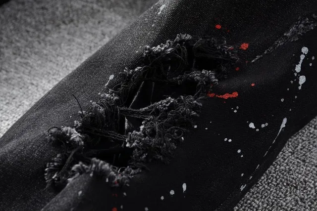 Distressed Black Paint-Splatter Bird Motif Slim-Fit Jeans 10