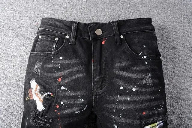 Distressed Black Paint-Splatter Bird Motif Slim-Fit Jeans 12