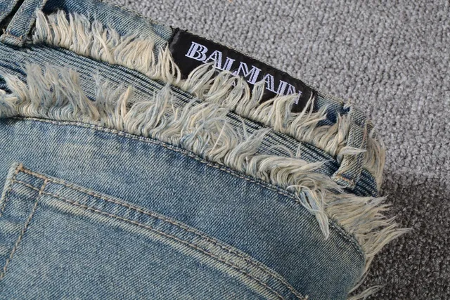 Distressed Frayed-Edge Slim-Fit Jeans 4