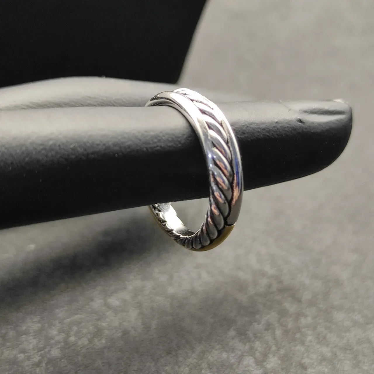 Dual-Tone Interwoven Rope and Smooth Band Ring 6