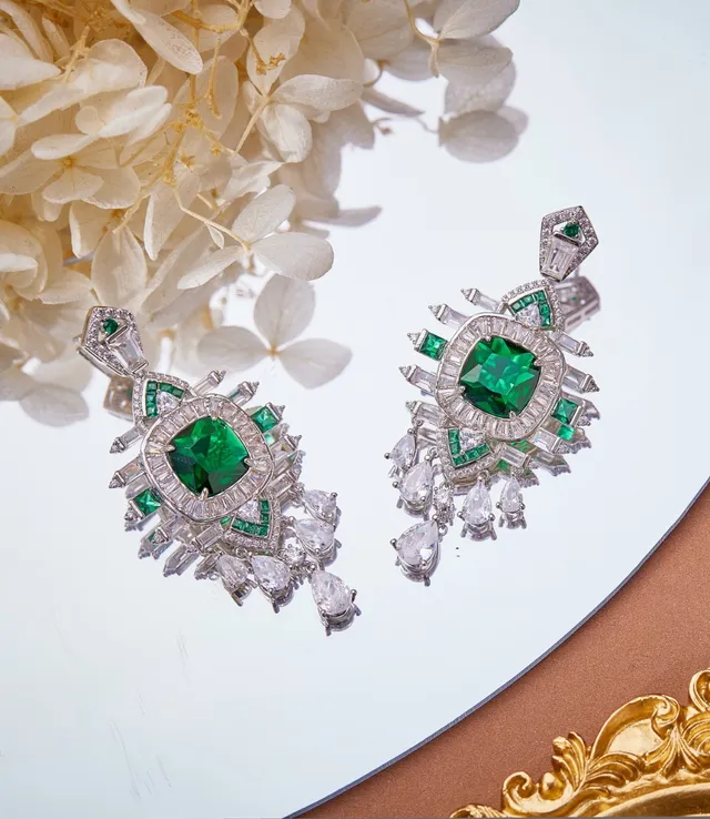 Emerald and Diamond Chandelier-Style Drop Earrings 7