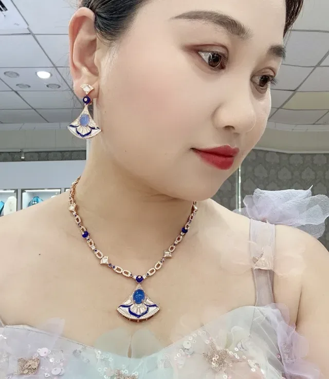 Fan-Shaped Enamel and Cabochon Blue Stone Pendant Necklace 2