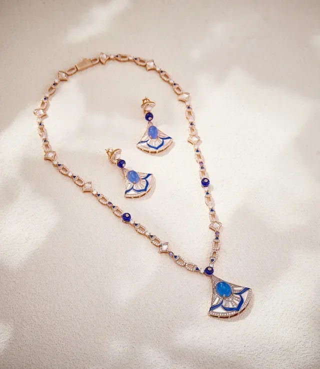 Fan-Shaped Enamel and Cabochon Blue Stone Pendant Necklace 4