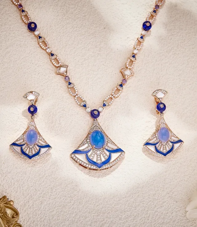 Fan-Shaped Enamel and Cabochon Blue Stone Pendant Necklace 5