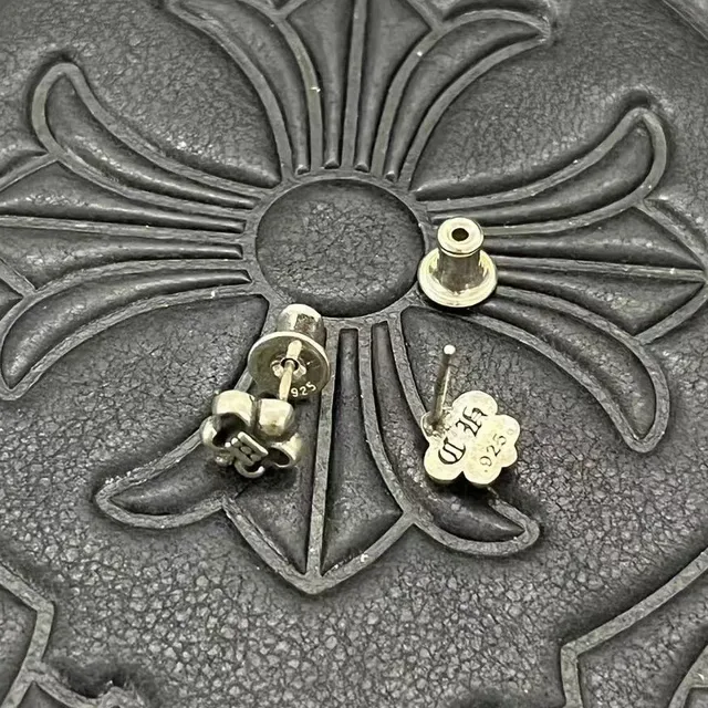 Floral-Back Oxidized Silver-Tone Stud Earrings 3