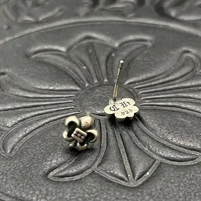 Floral-Back Oxidized Silver-Tone Stud Earrings 4