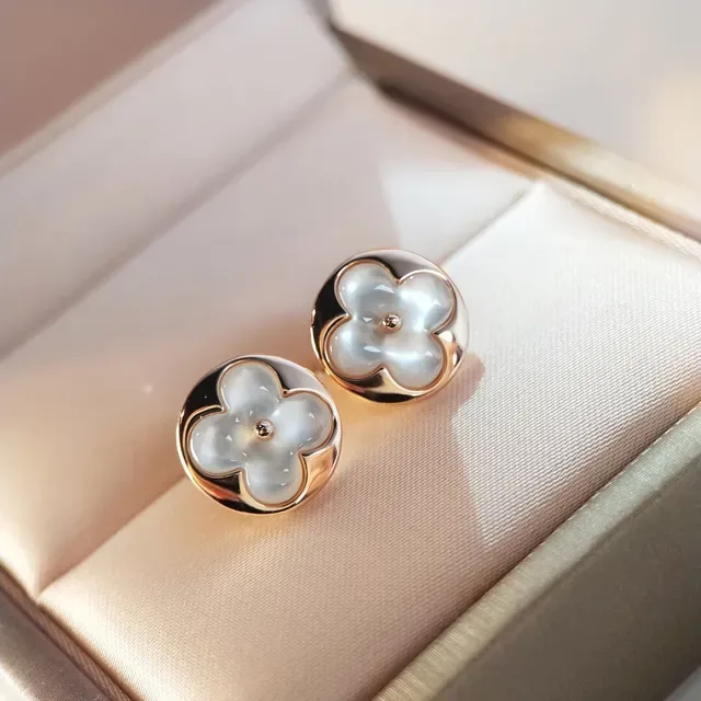 Floral Quatrefoil Mother-of-Pearl Inlay Gold-Tone Stud Earrings 5