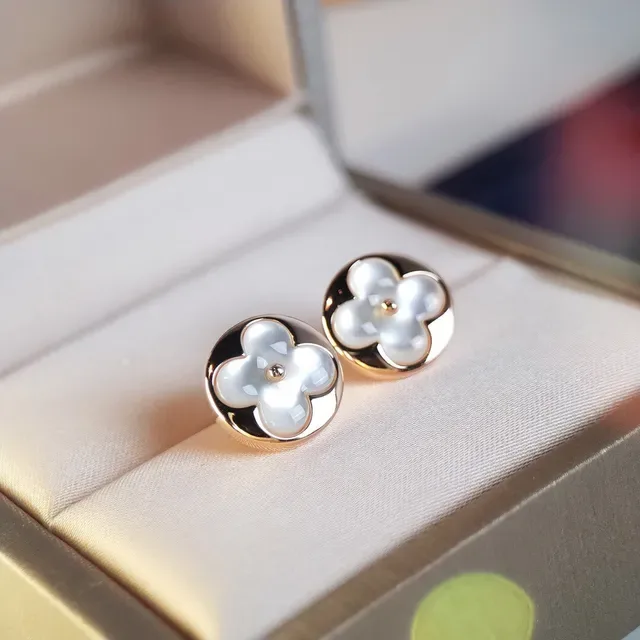 Floral Quatrefoil Mother-of-Pearl Inlay Gold-Tone Stud Earrings 8