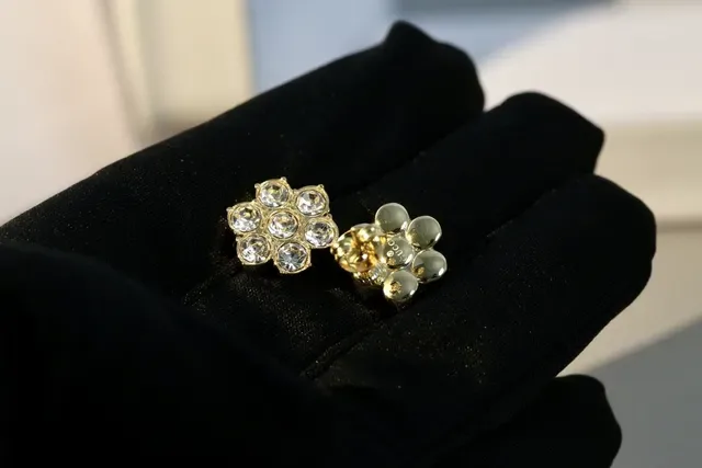 Flower-Shaped Crystal Gold-Tone Stud Earrings 4