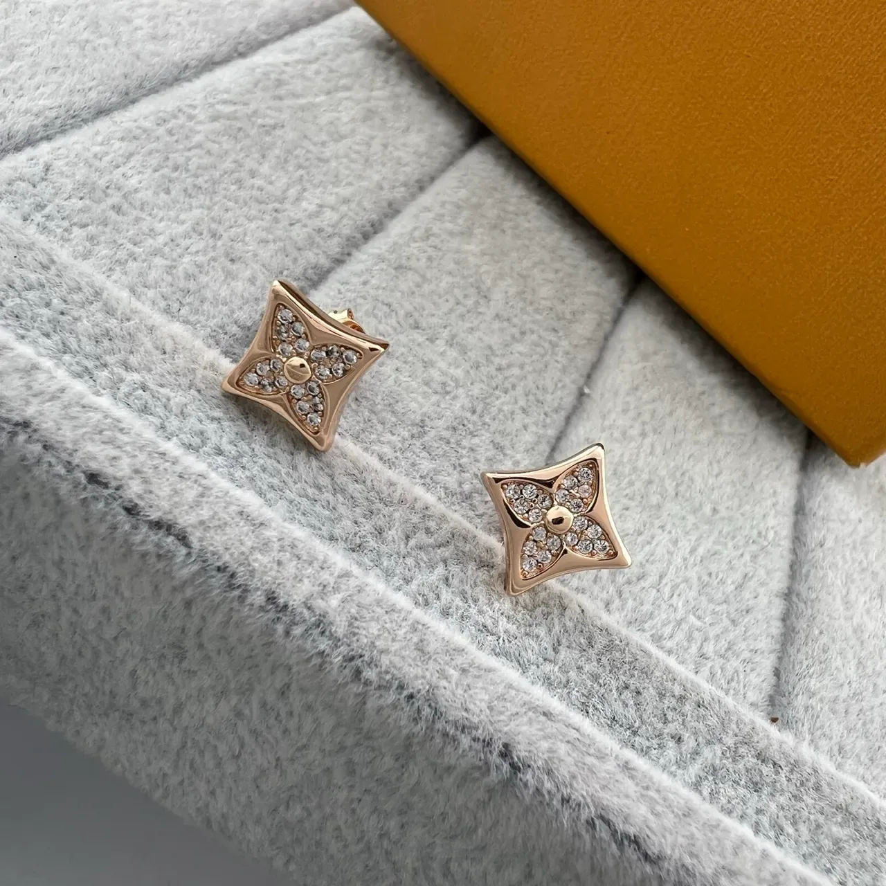 Flower-Shaped Pavé Crystal Stud Earrings 4