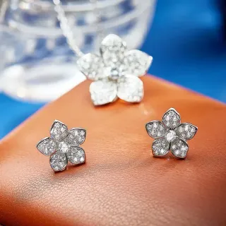 Flower-Shaped Pavé Diamond Stud Earrings