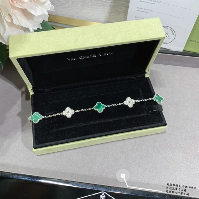 Four-Leaf Clover Motif Bracelet Green Gold Malachite Inlay Bracelet 6