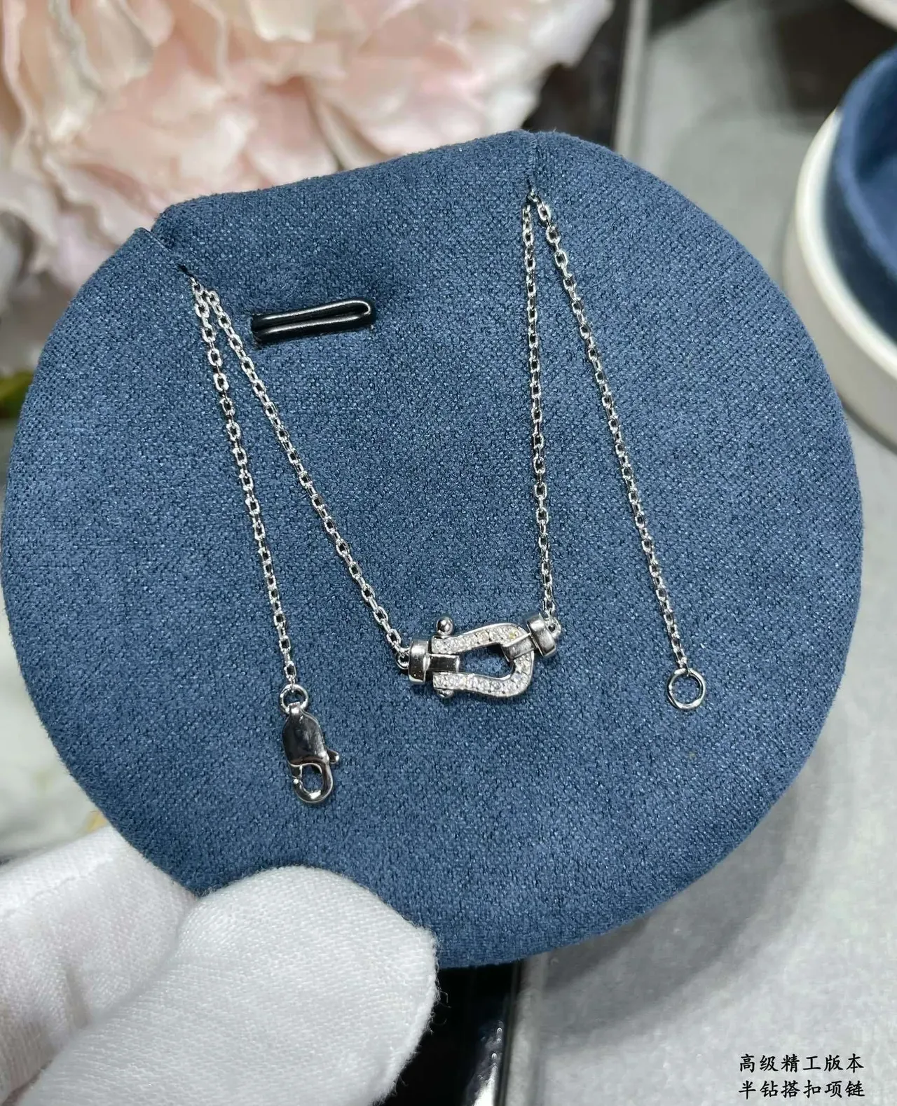 Gold Black Pavé-Set Stone Detail Jewelry 7