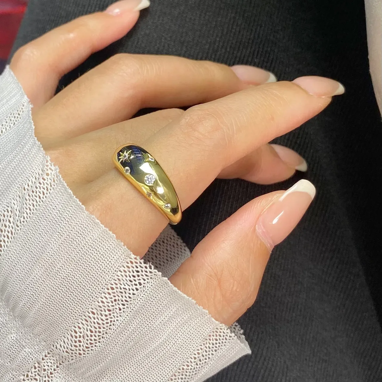 Gold Blue Dome-Shaped Band Starburst And Round Pavé-Set Stones Ring 2