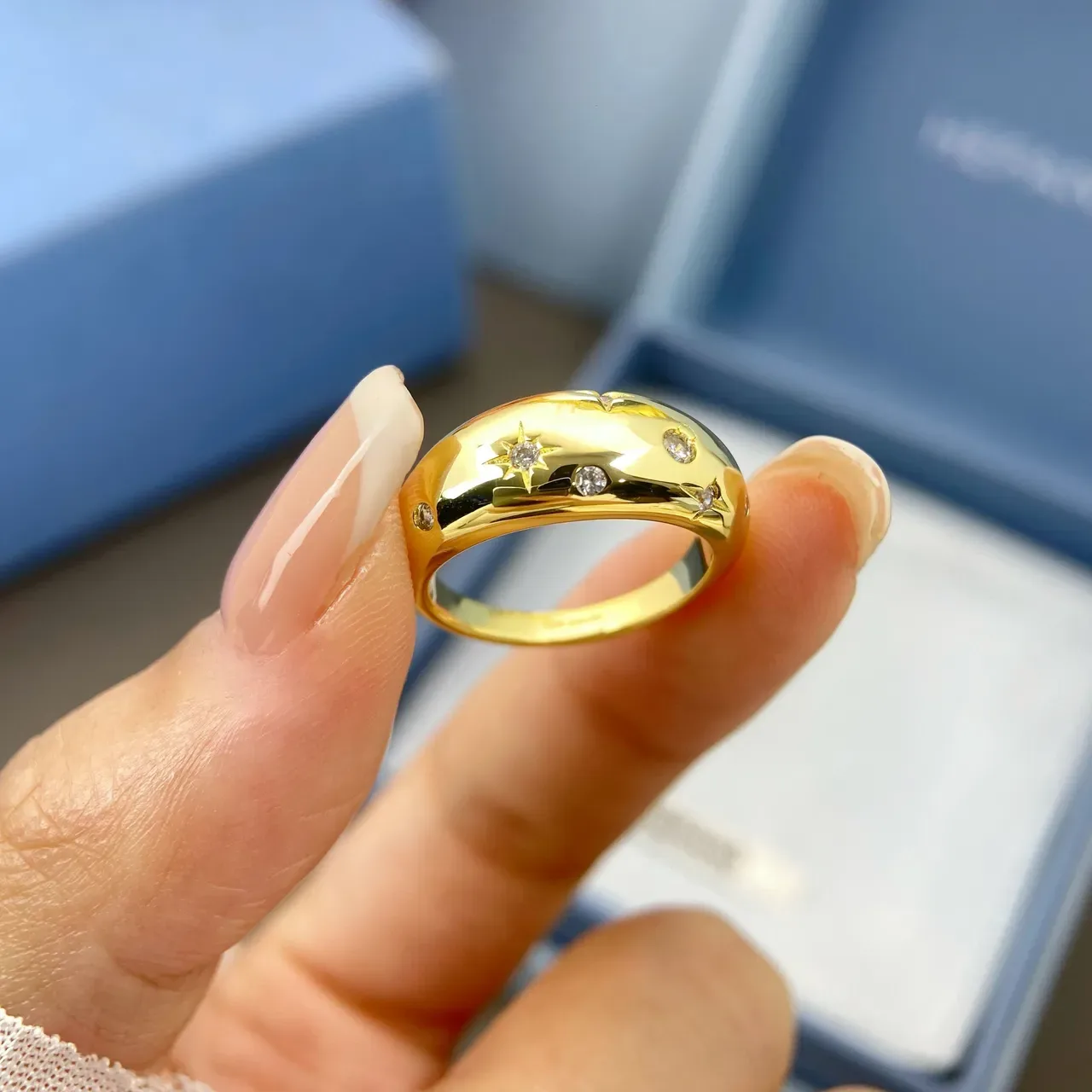 Gold Blue Dome-Shaped Band Starburst And Round Pavé-Set Stones Ring 9