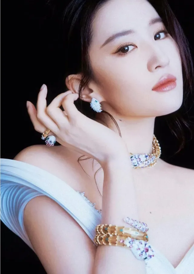 Gold Blue Multi-Stone Floral Cluster Sculpted Serpent-Inspired Band Ring 9