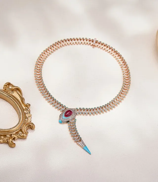 Colar Corrente Articulada com Pingente de Serpente Azul e Dourado 5