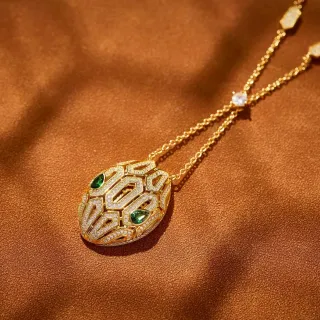 قلادة ذهبية خضراء هندسية مفتوحة تعليقة Pavé-Set Clear Stones