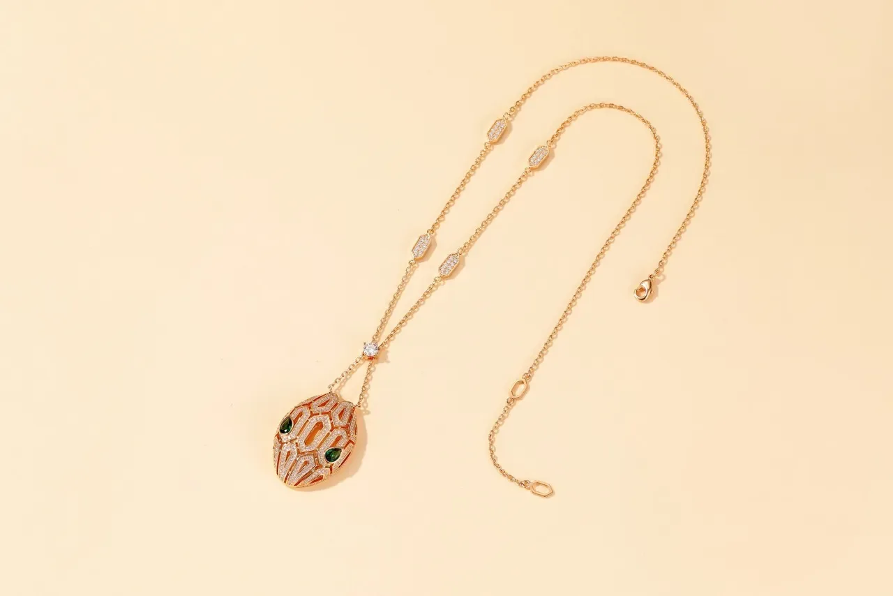 Gold Green Geometric Openwork Pendant Pavé-Set Clear Stones Necklace 8