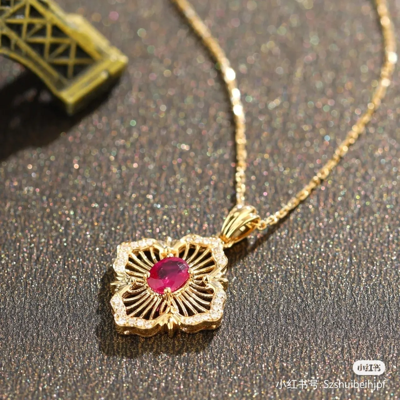 Gold Multicolor Filigree Four-Petal Floral Motif Necklace 2