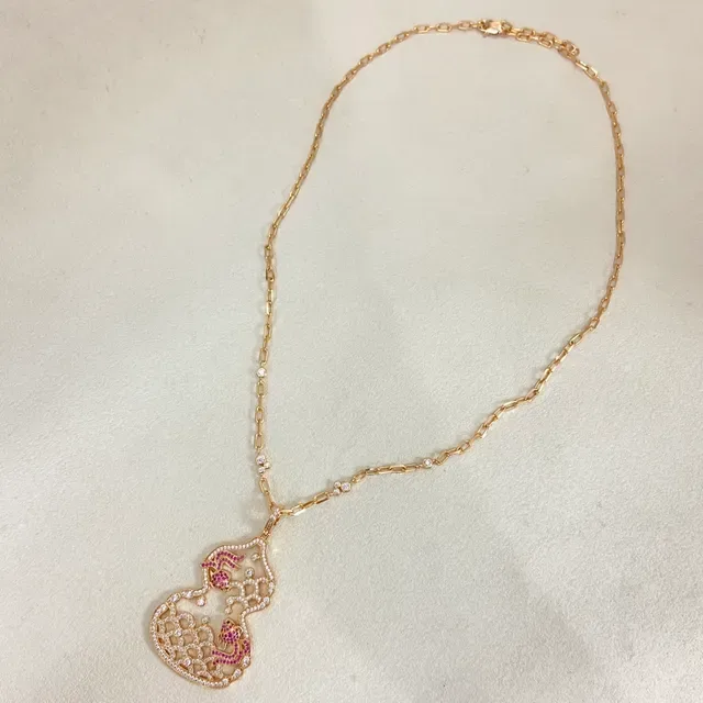 Gold Pink Chain Ornate Gourd-Shaped Pendant Necklace 3