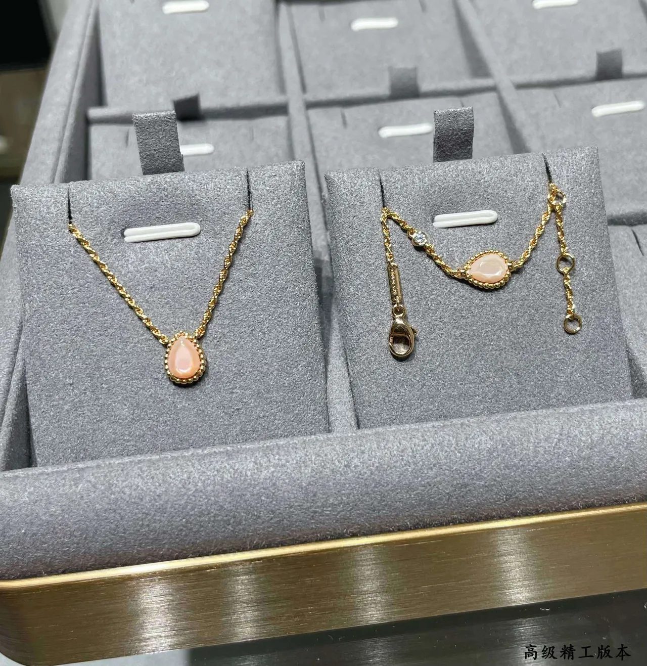 Gold Rope Chain Teardrop Pendant Necklace 3