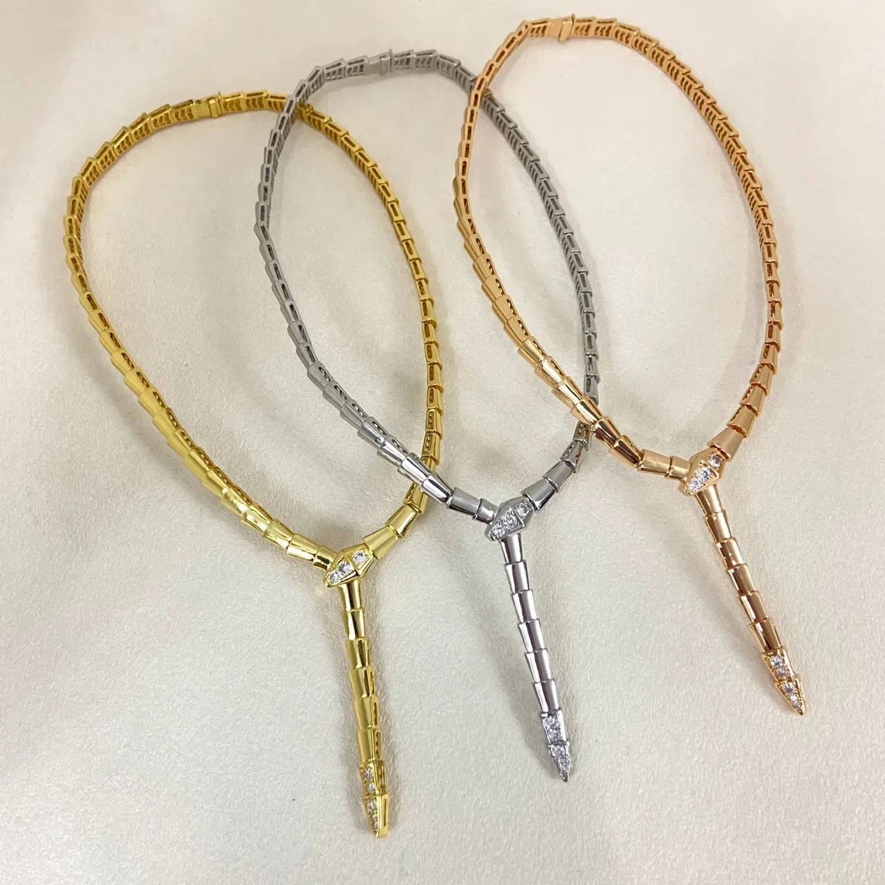 Gold Silver Articulated Segmented Chain Y-Shaped Pendant Necklace 2