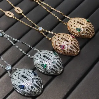 Collier en or et argent, design géométrique openwork pavé-set de cristaux