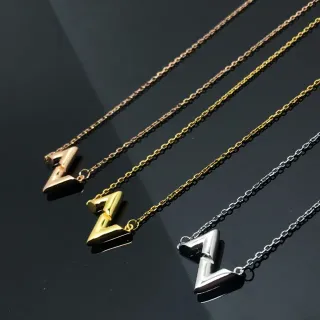 Collier avec pendentif or argent géométrique en forme de V finition métallique polie