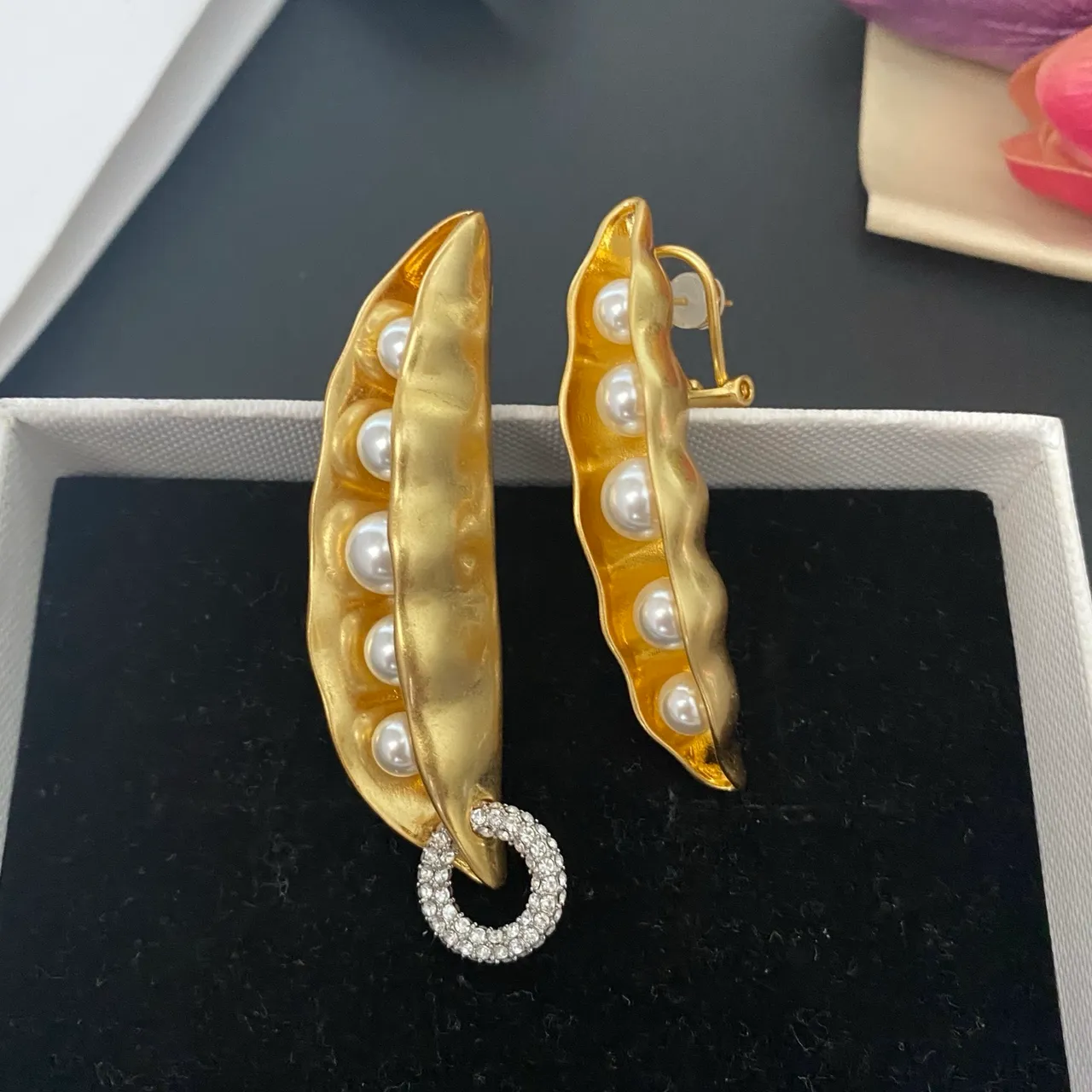 Gold Silver Pea-Pod Silhouette Pearl-Filled Earrings 7