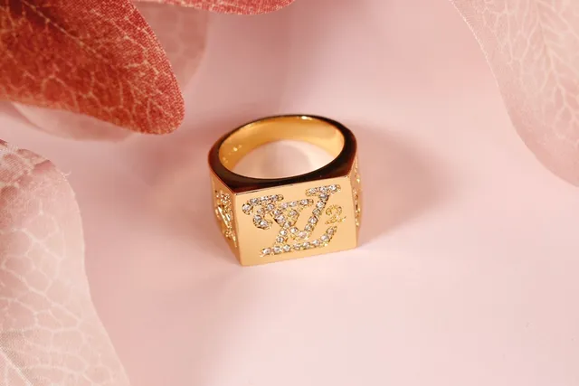 Gold Silver Square Face Pavé-Set Crystals Ring 7