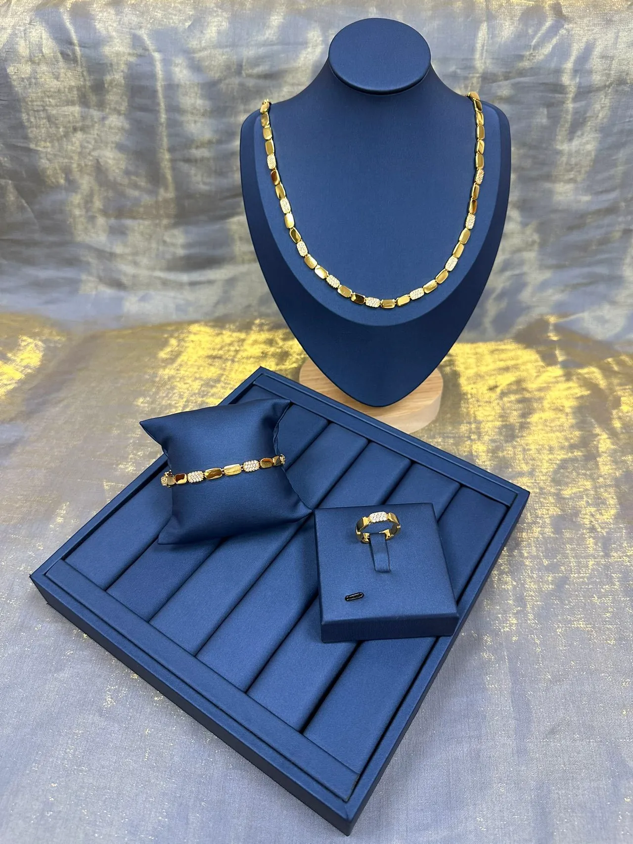 Gold-Tone Alternating Pavé and Smooth Link Necklace 6