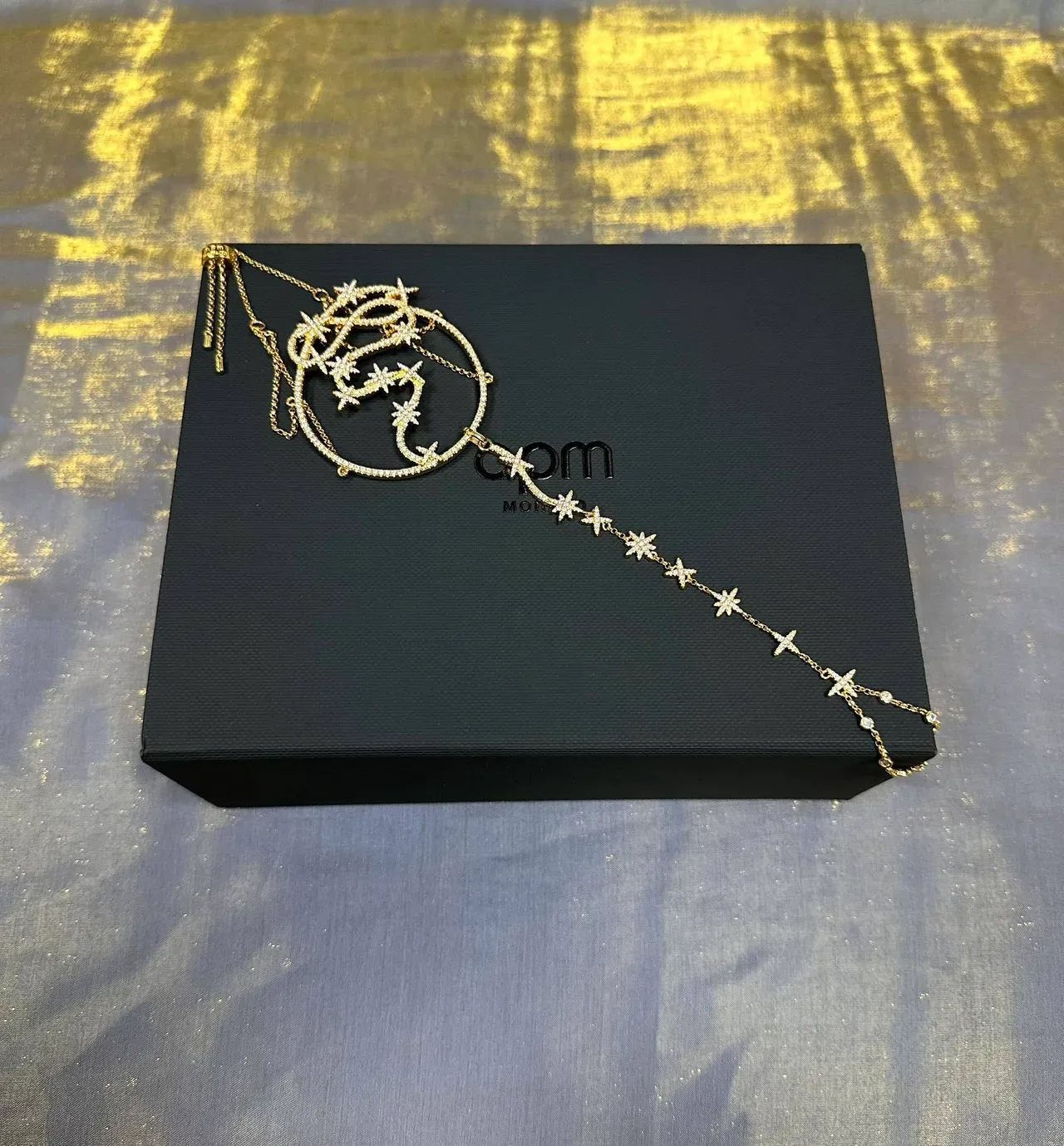 Collier à Chaîne avec Motif d'Étoile de Cristal en Ton Doré 5