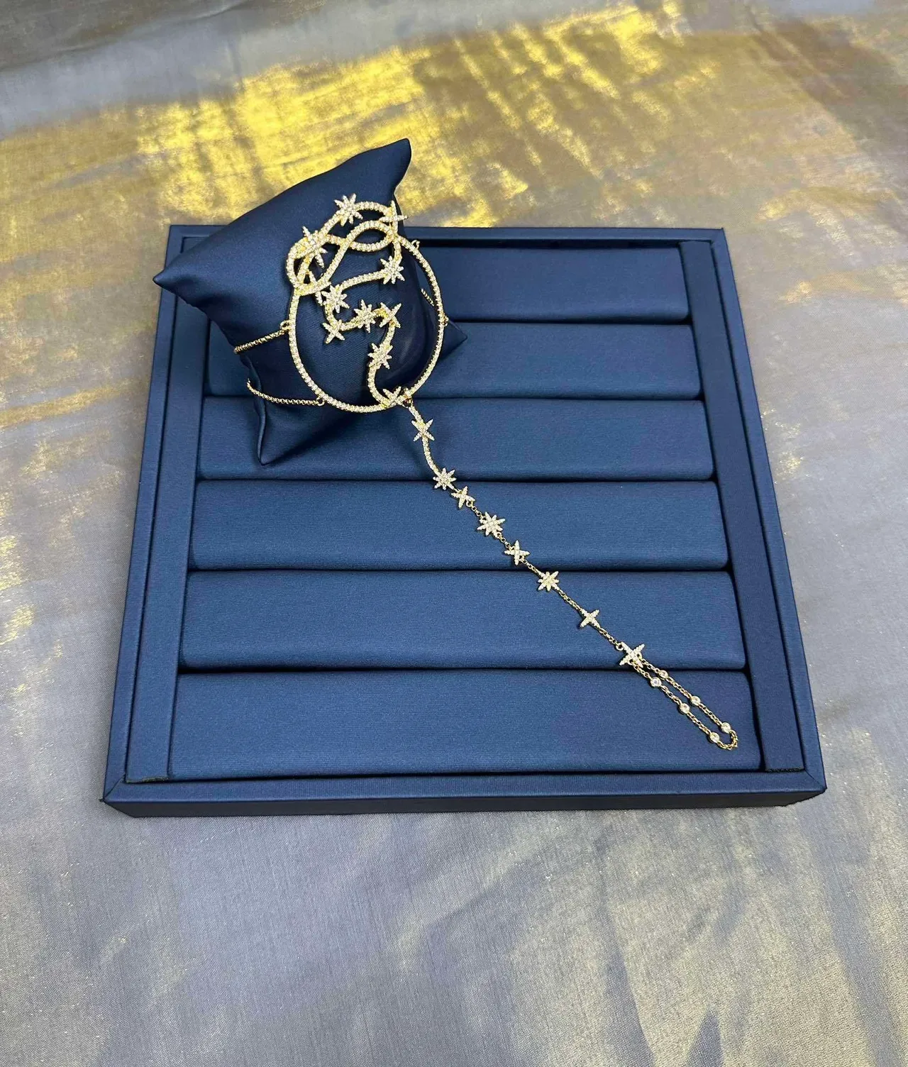 Collier à Chaîne avec Motif d'Étoile de Cristal en Ton Doré 8