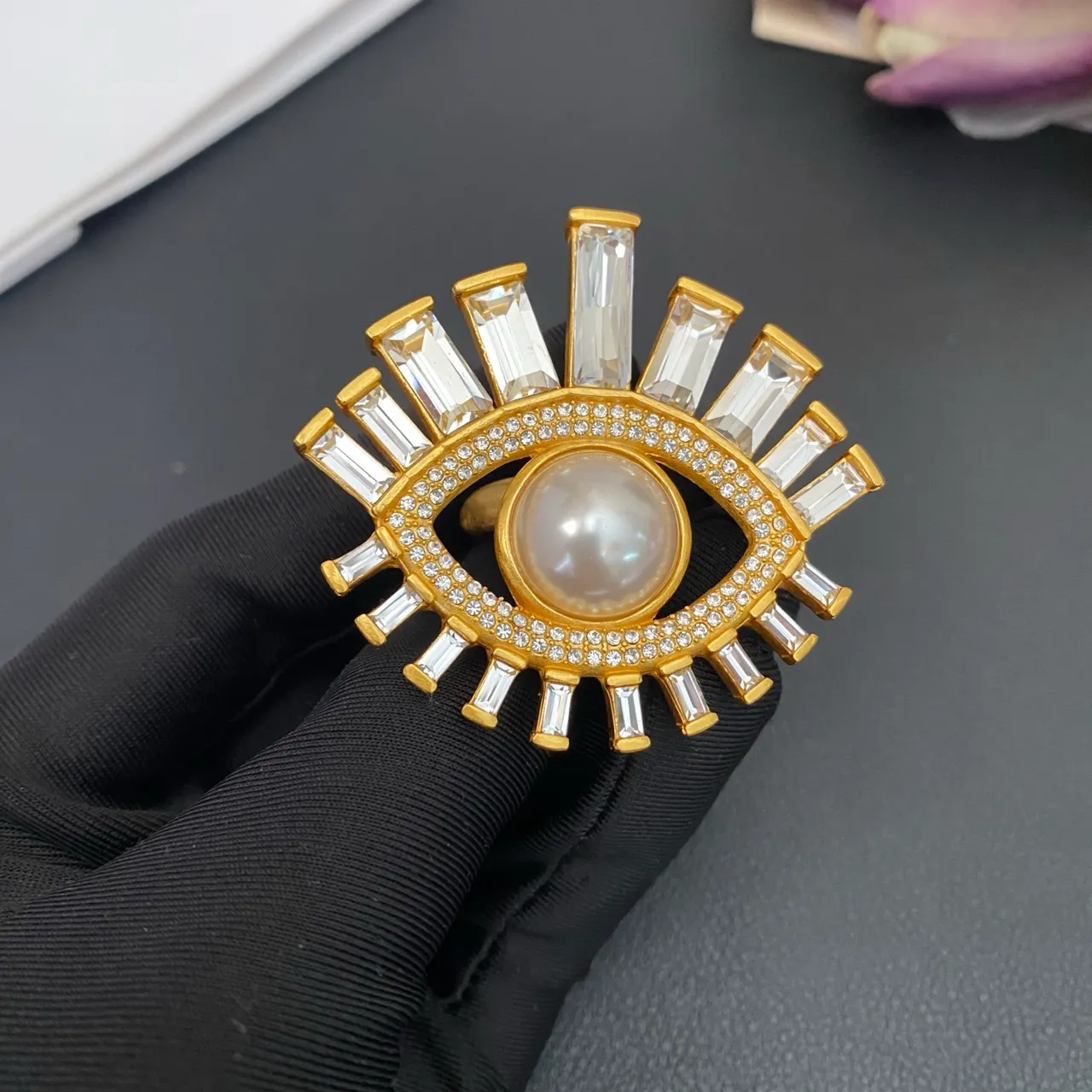 Gold-Tone Eye Motif Pearl and Crystal Brooch 6