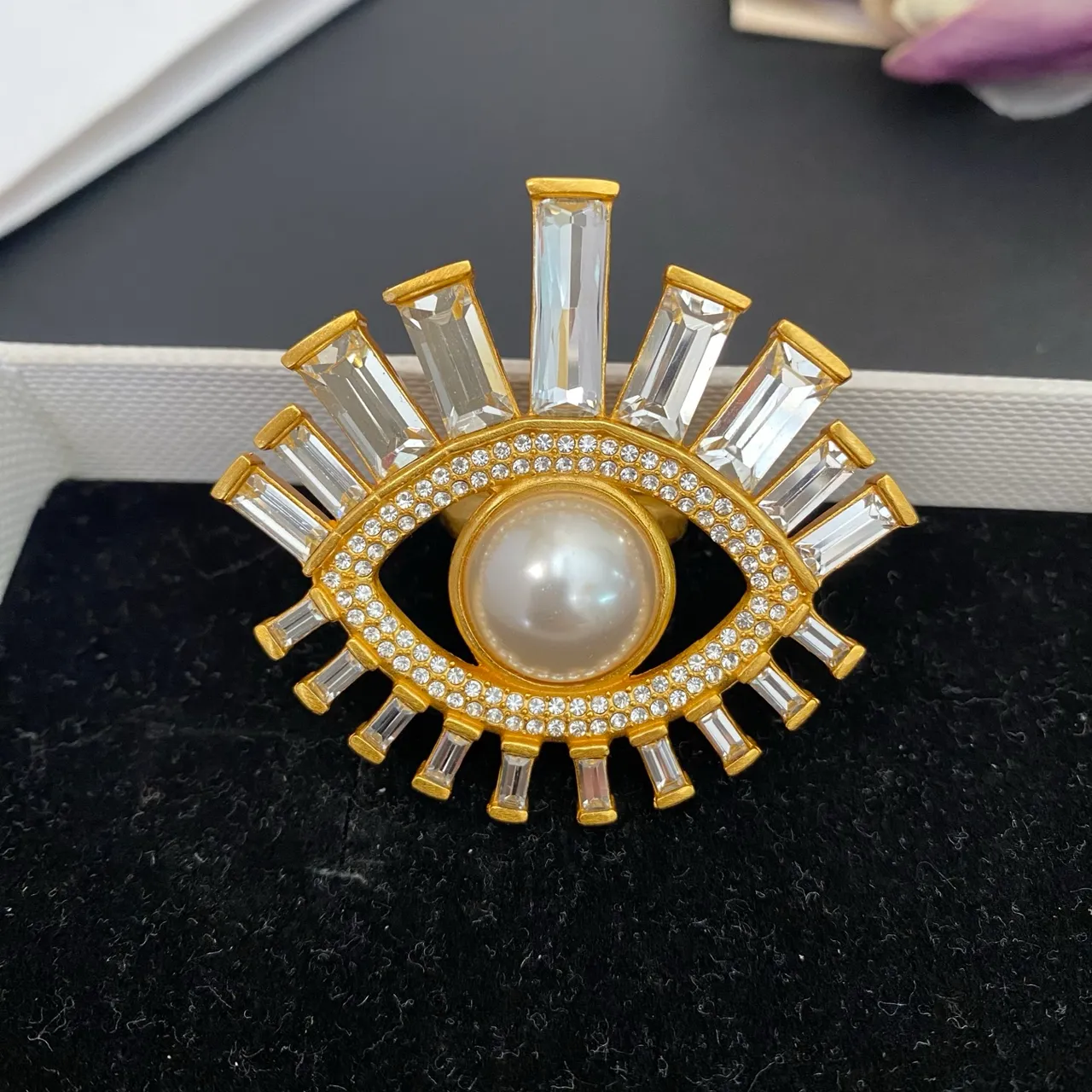Gold-Tone Eye Motif Pearl and Crystal Brooch 7