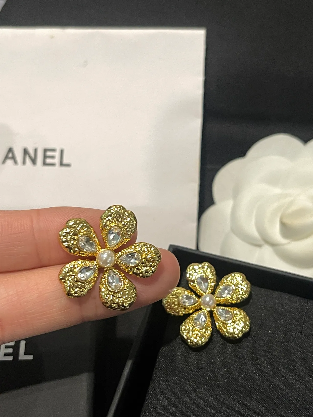Gold-Tone Textured Floral Pearl and Crystal Earrings 3