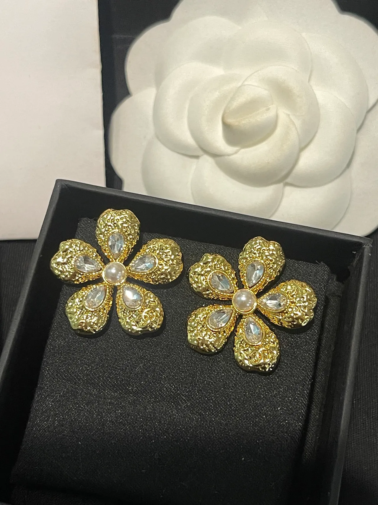 Gold-Tone Textured Floral Pearl and Crystal Earrings 4