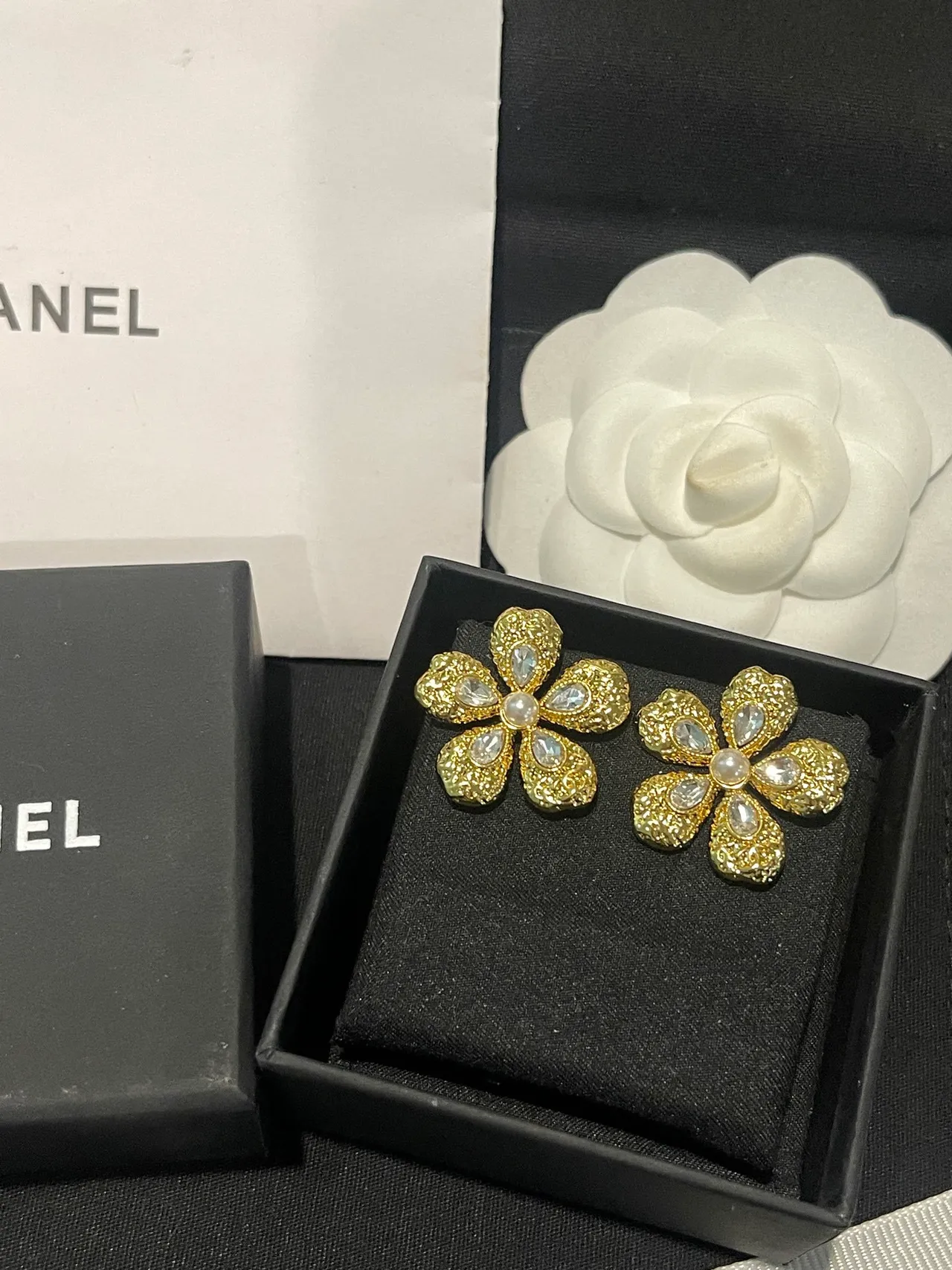 Gold-Tone Textured Floral Pearl and Crystal Earrings 5