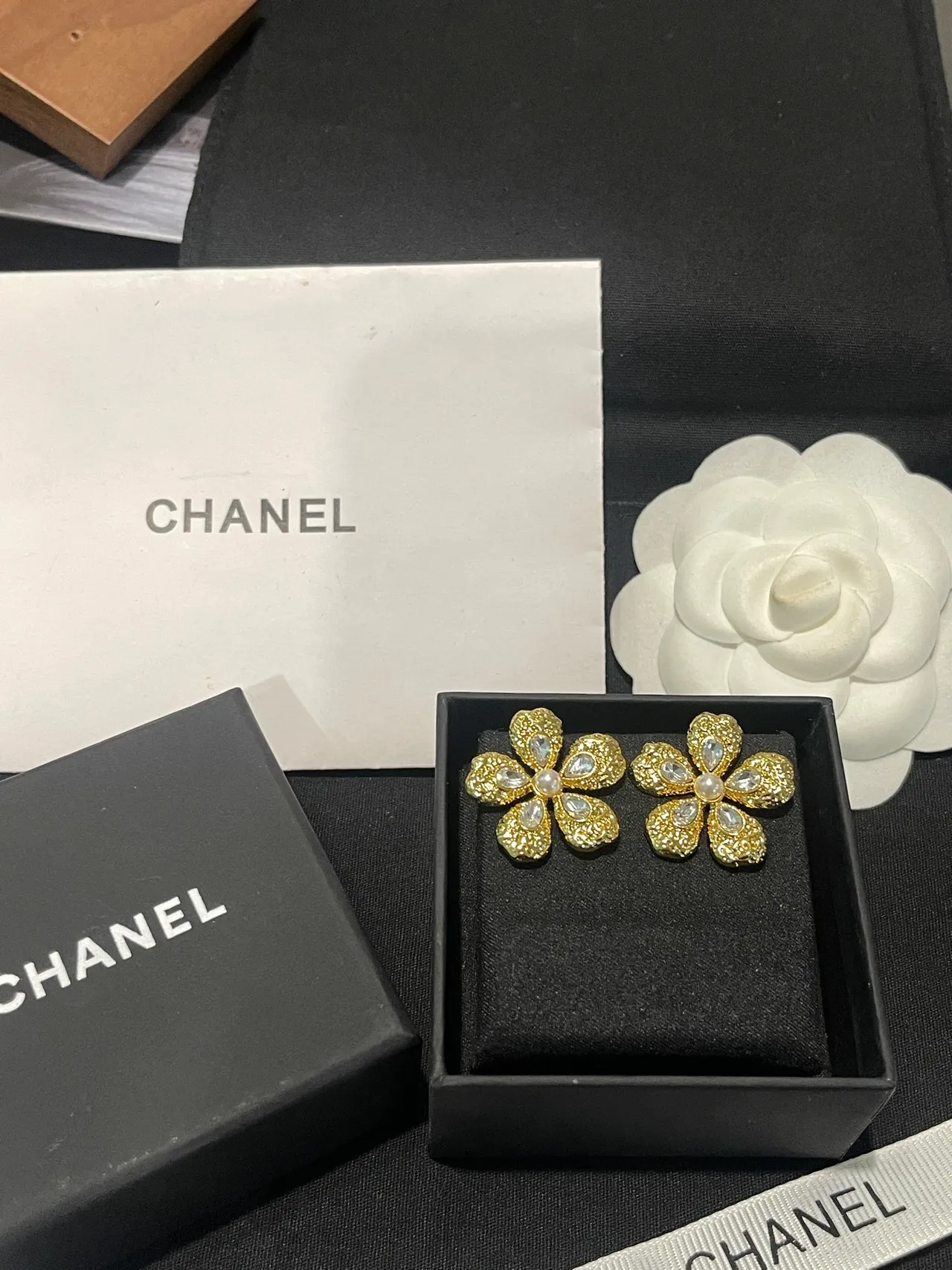 Gold-Tone Textured Floral Pearl and Crystal Earrings 11