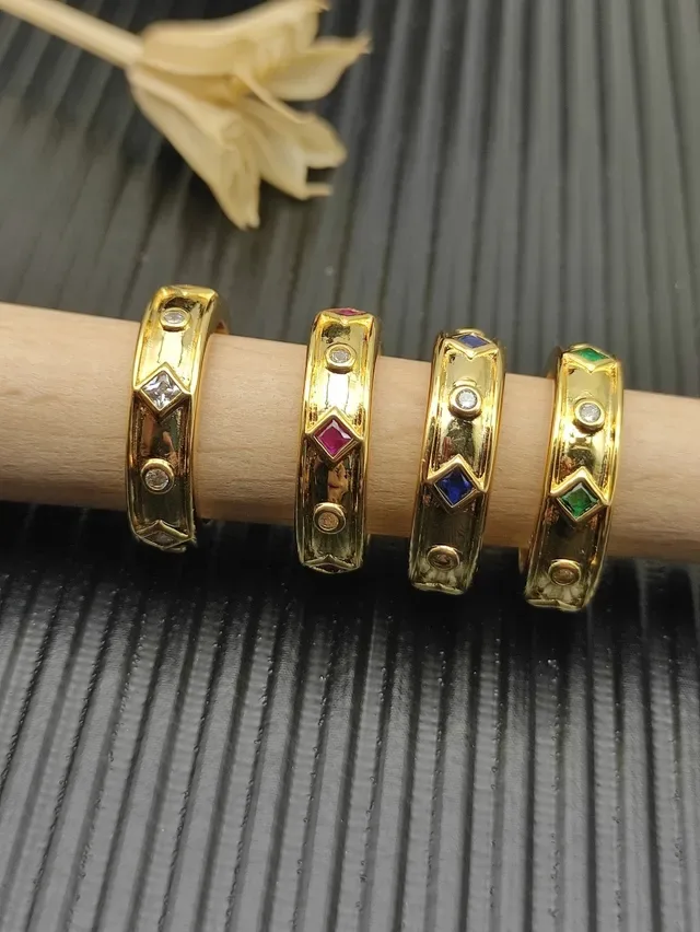 Gold White Band Geometric Diamond Settings Ring 2