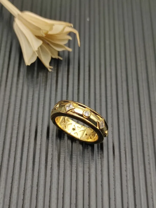 Gold White Band Geometric Diamond Settings Ring 5