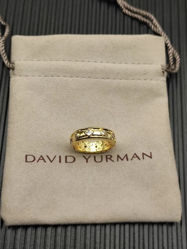 Gold White Band Geometric Diamond Settings Ring 7