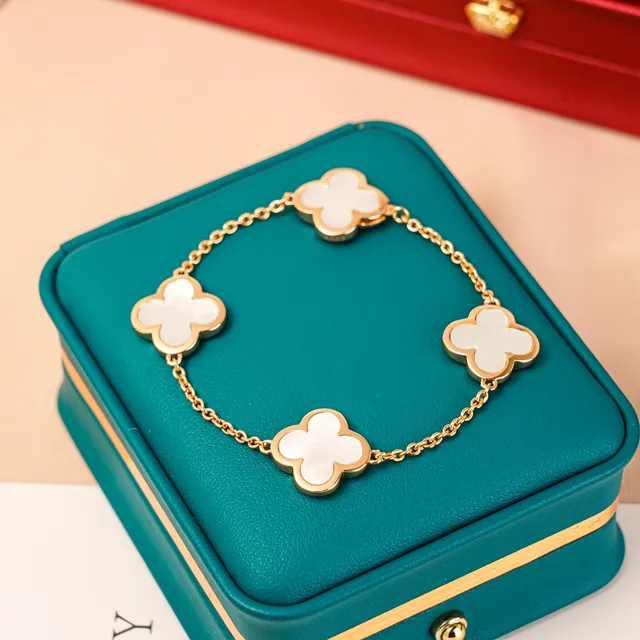 Gold White Chain Four Clover-Shaped Charms Bracelet 8