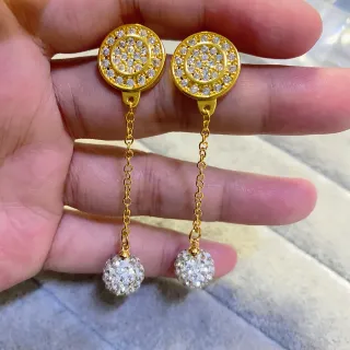 Brincos de ouro branco com pavé circular stud chain-link drop