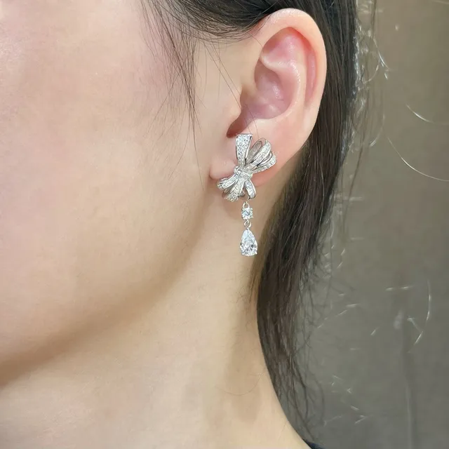 Graff Bow Silver Transparent Pavé-Set Diamonds Earrings 9