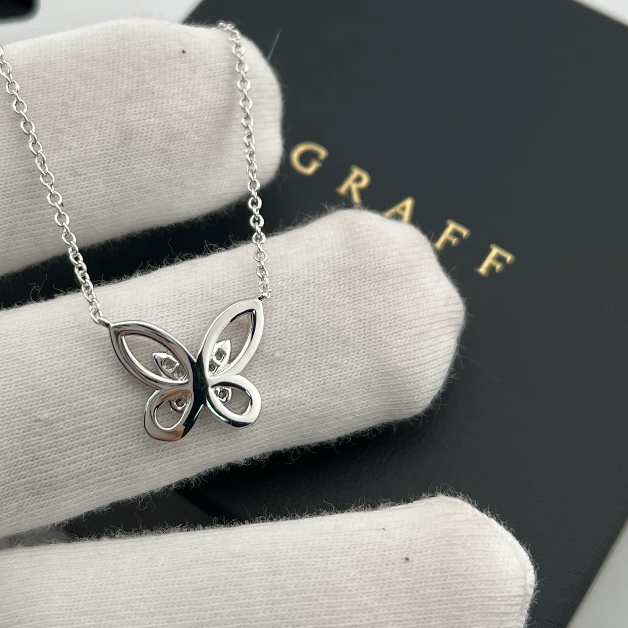 Graff Butterfly Pavé Diamond Necklace 3