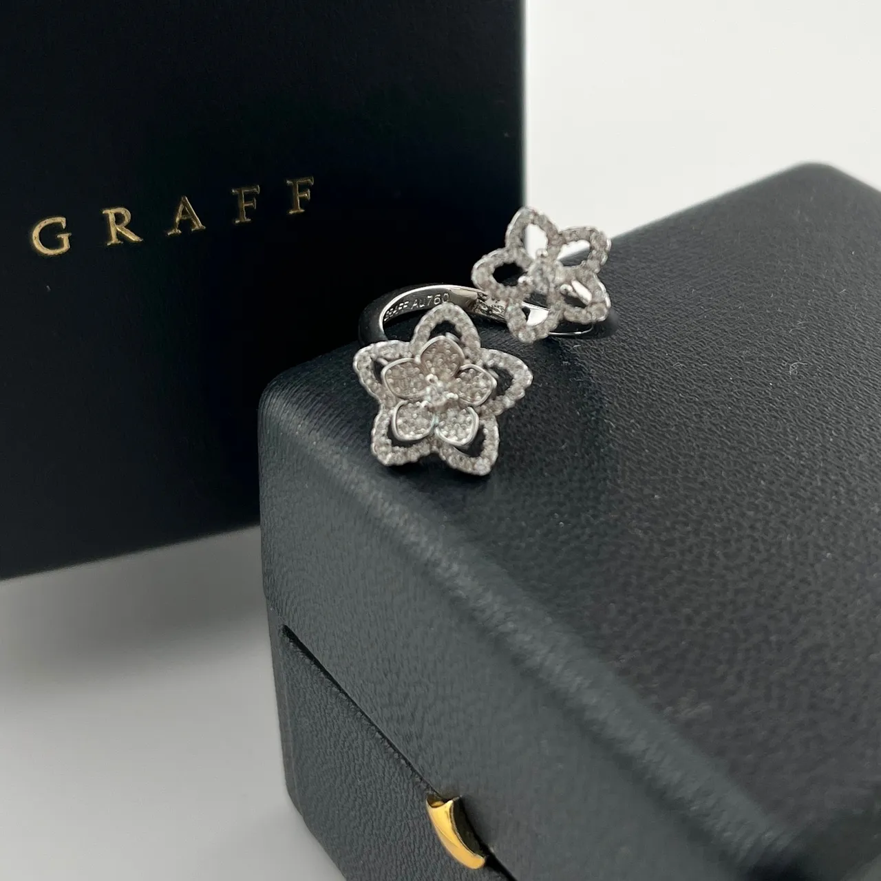 Graff Floral Pavé Double Flower Ring 3
