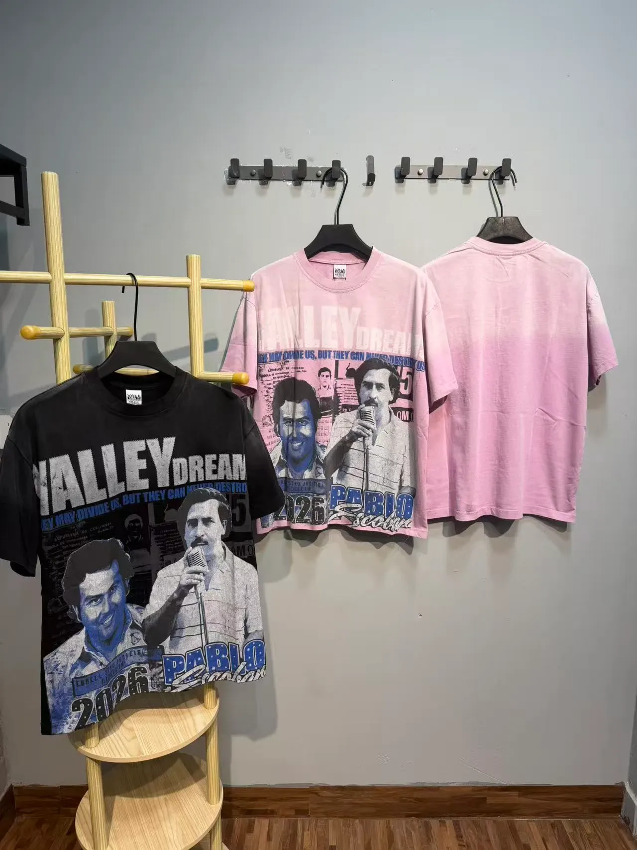 Graphic-Print Crew-Neck Short-Sleeve Oversized T-Shirt 9